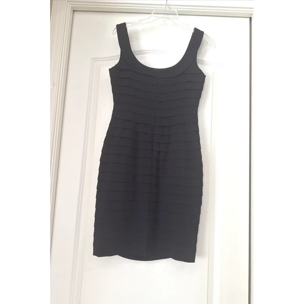 Carmen Marc Valvo Black Tiered Scallop Sleeveless‎ Silk Cocktail Dress Size 4